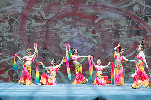 第一届“一带一路”（成都）国际平行进口车车展暨汽车嘉年华在成都青白江开幕_fororder_活动现场--摄影--王吟-(2)