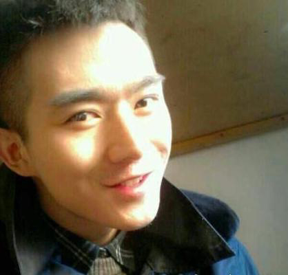 秦思瀚秦思瀚,被称为成都最帅交警,2014年7月,他被诊断罹患"t细胞性