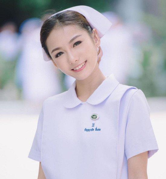 95后护士因美貌走红 三围36c-24-36吸粉丝