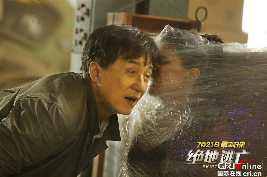 《绝地逃亡》首周末破4亿!成龙凭合家欢扛起暑期大盘