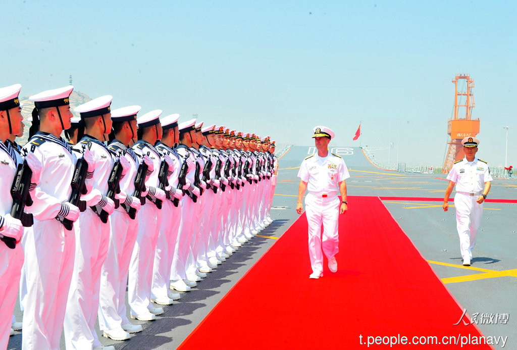美國海軍作戰部長訪問遼寧艦