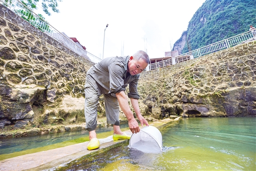 南寧馬山縣推進深度貧困村“找水打井”造福於民