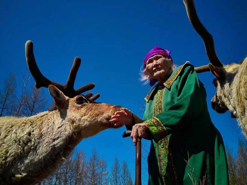 《額爾古納河右岸》主人公原型瑪麗亞·索在馴鹿身邊去世 享年101歲_fororder_6