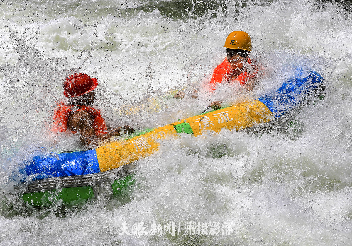 贵州桃源河景区：山水清凉旅游火