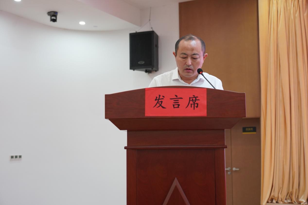 典型发言住建局作典型发言上图为尉氏县长陈志刚县长陈志刚作重要讲话