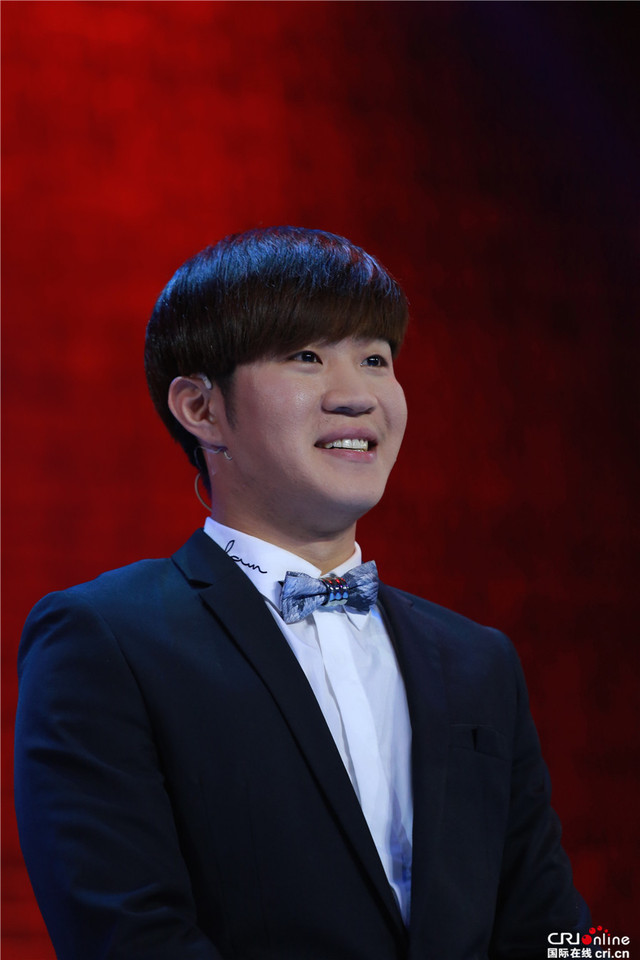 虽然长相上,王亮,刘程和老爸"刘能","赵四"一点都不相像,但模仿起