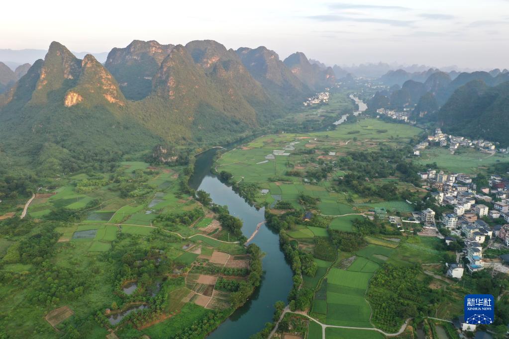 广西：遇龙河畔满生机
