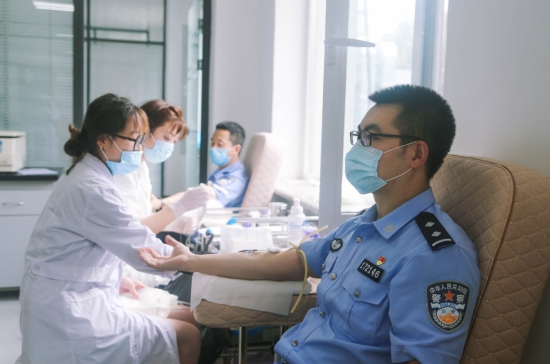 白山邊境管理支隊組織民警無償獻血