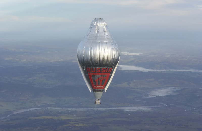俄65岁冒险家乘热气球绕地球破纪录