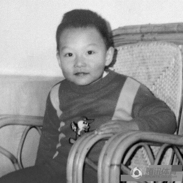 众星晒儿时萌照 刘翔自嘲从小是“皮大王”（图）