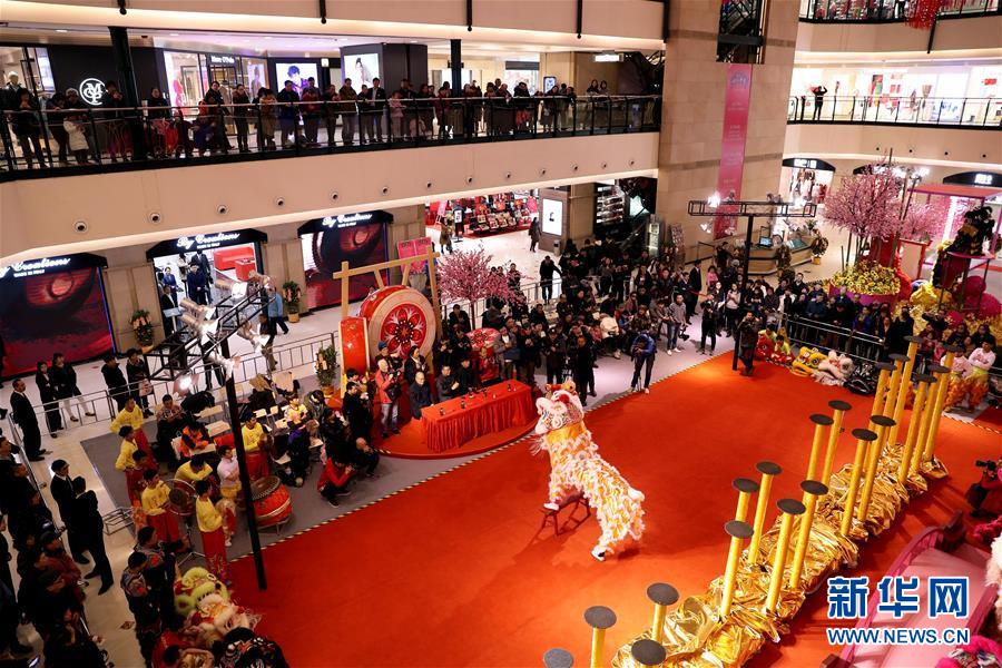 “狮王争霸”为上海春节添年味