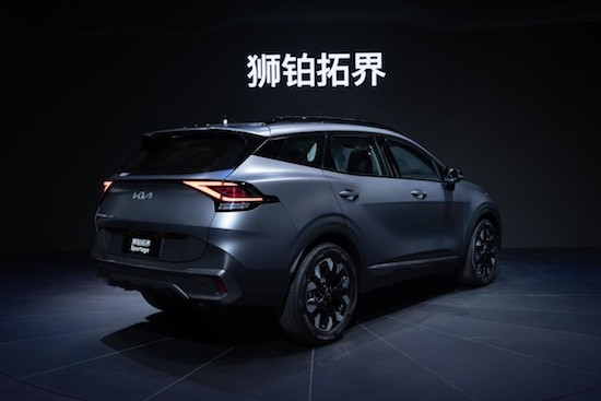 第五代Sportage狮铂拓界亮相成都车展 动力配置全面增配_fororder_image003