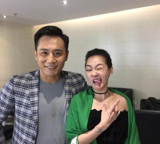 刘烨小S互做鬼脸夸对方 网友：要定娃娃亲吗