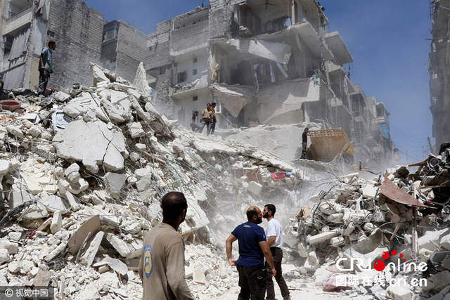 叙利亚叛军控制地区再遭空袭组图