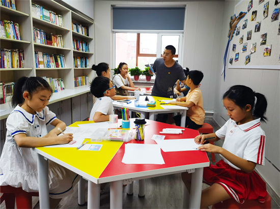 沈阳市航空实验小学开展送特色课程进社区活动_fororder_图片1