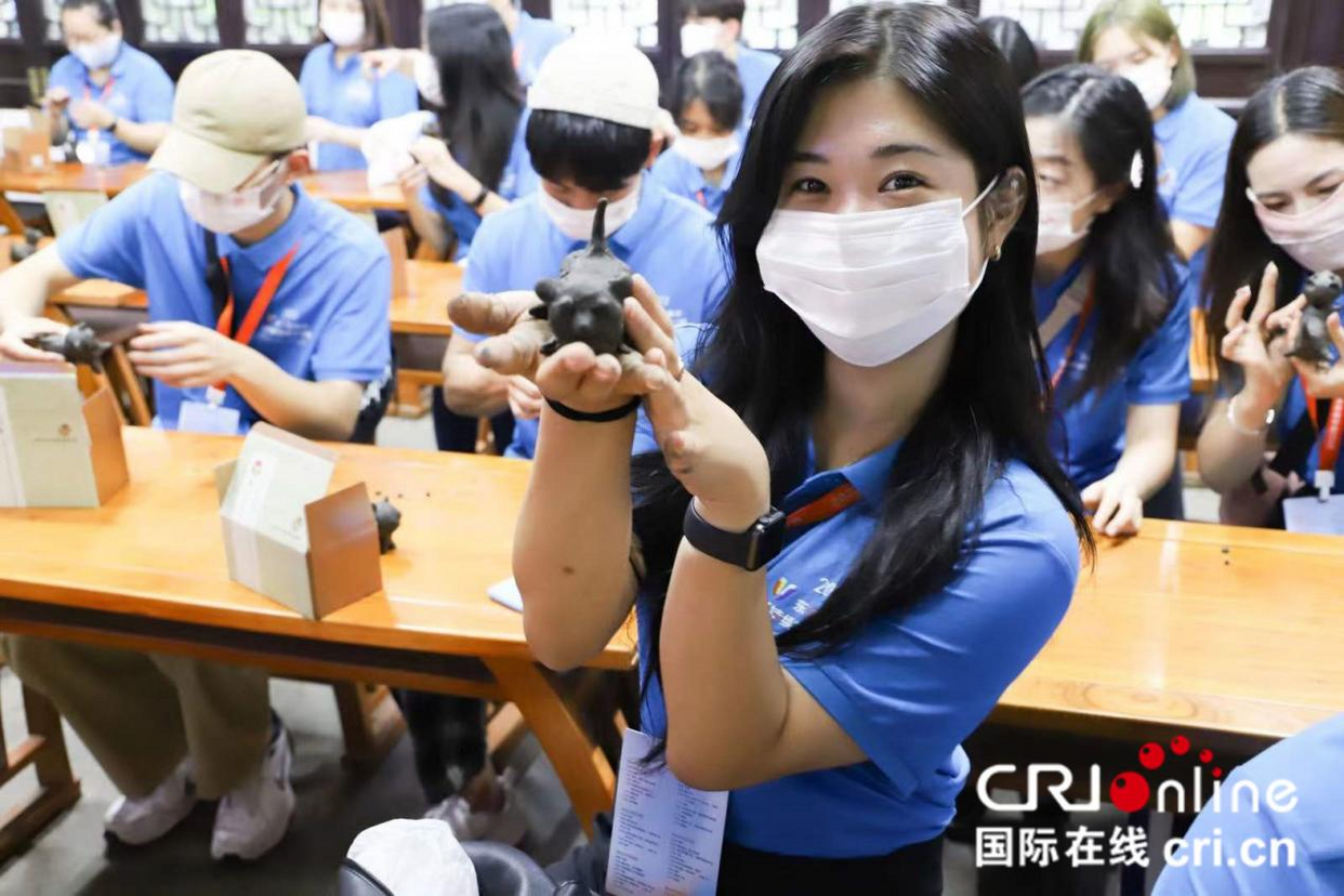 Youth from Northeast Asia Took Cultural-experiencing Trip at Huishan Ancient Town_fororder_图片 6