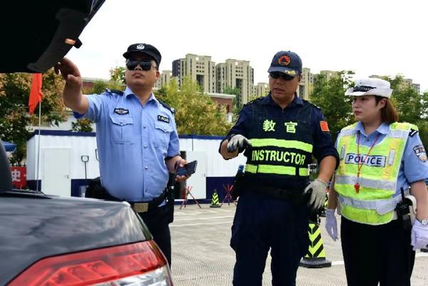 【河南在线-文字列表】【移动端-文字列表】郑州安保不断升级 已培训民警8400余人