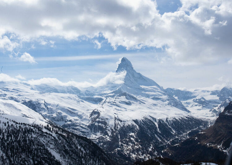 冰川消融　瑞士发现一失踪逾30年德国登山者遗骸