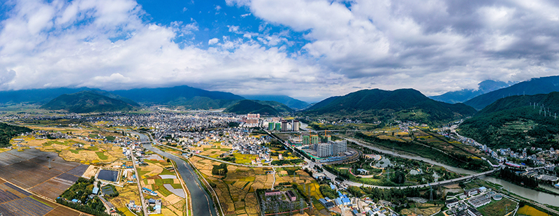 镜头下的大凉山｜凉山州成立70周年县市风采——冕宁县_fororder_位于安宁河谷中的冕宁。余祖静摄