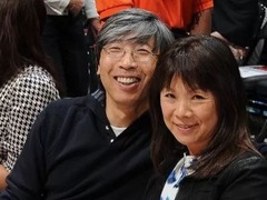 5億美元買下《洛杉磯時報》的這位華裔富豪是何來頭？