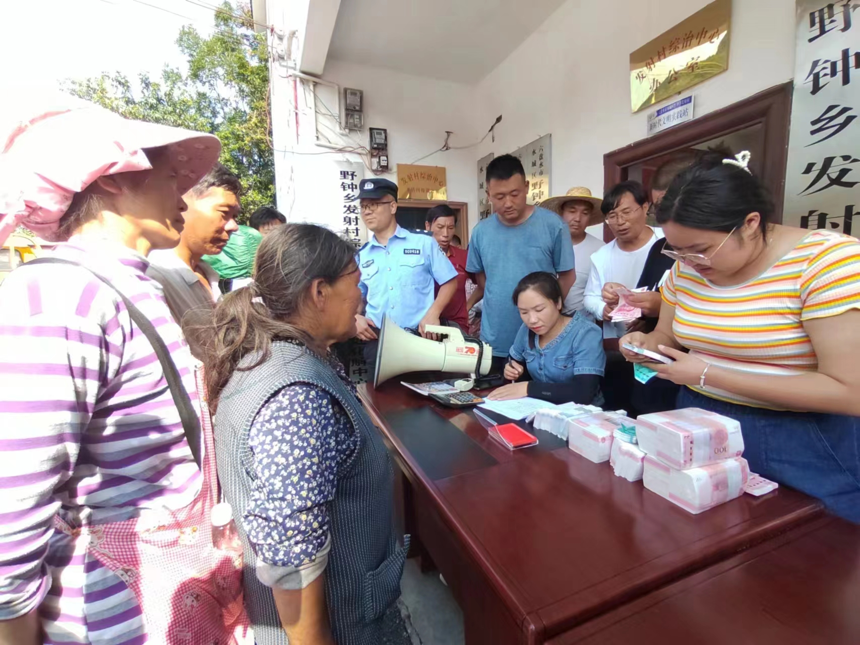 贵州六盘水：刺梨变身“绿色提款机”