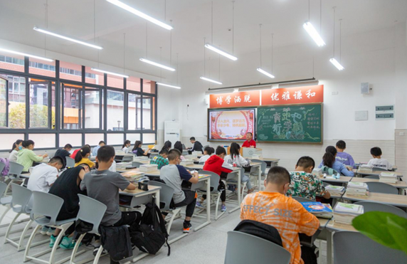 【原创】重庆两江龙兴新城八中龙兴中学迎来首批学生_fororder_微信图片_20220902122803