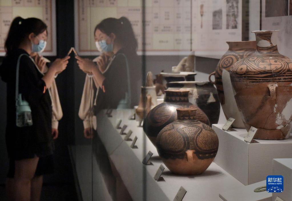 “繁星盈天——中国百年百大考古发现展”在郑州展出