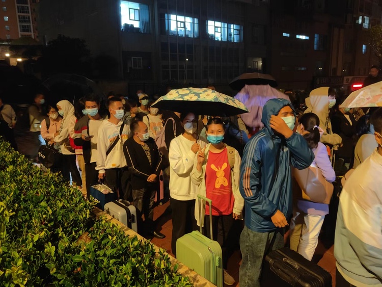 六盘水785名医务工作者赴贵阳参与疫情防控