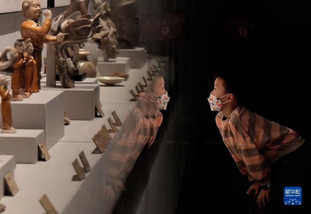 “繁星盈天——中国百年百大考古发现展”在郑州展出