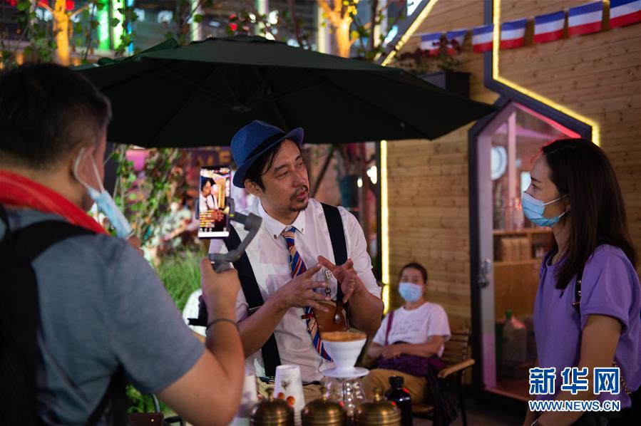 【企業頻道+焦點圖+中首】北京：重啟消費季 繁榮“夜經濟”_fororder_5