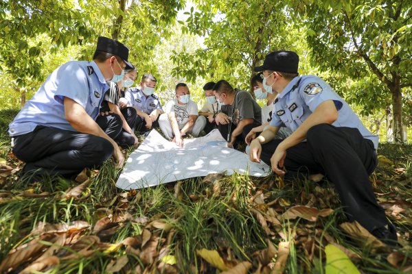 【原创】重庆警方侦破一特大跨省非法捕捞水产品案 入选公安部“百日行动”十大典型案例_fororder_图片1(1)