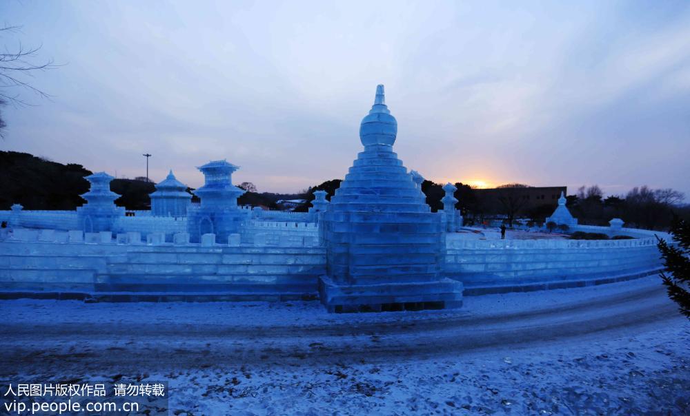 2018中国沈阳国际冰雪节 展出冰雕作品达500余座