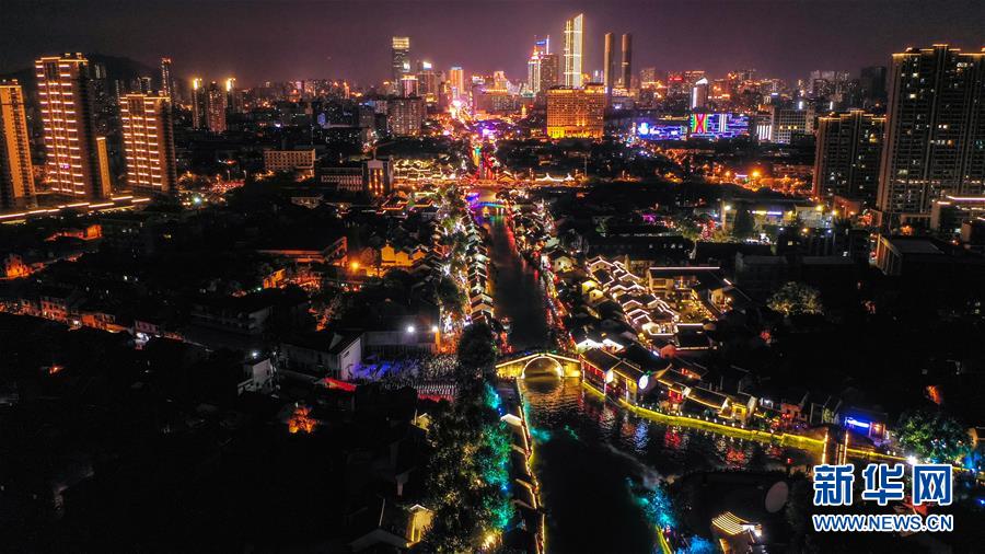 江苏无锡：点亮运河夜经济