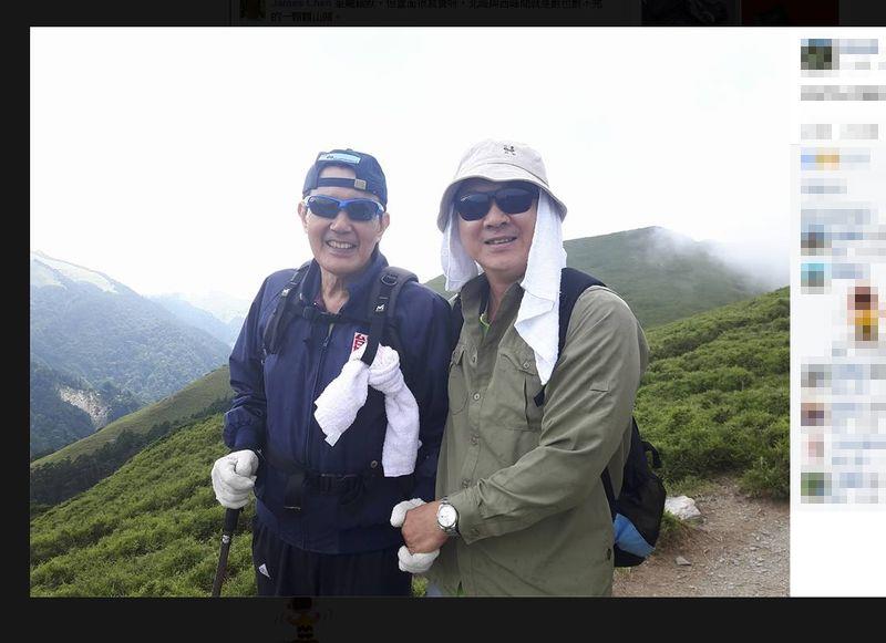 马英九登山被认出 民众纷纷求合影