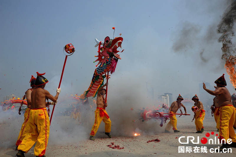 【旅遊文體】廣西賓陽炮龍節大年初十精彩上演 【旅遊文體】廣西賓陽炮龍節大年初十精彩上演