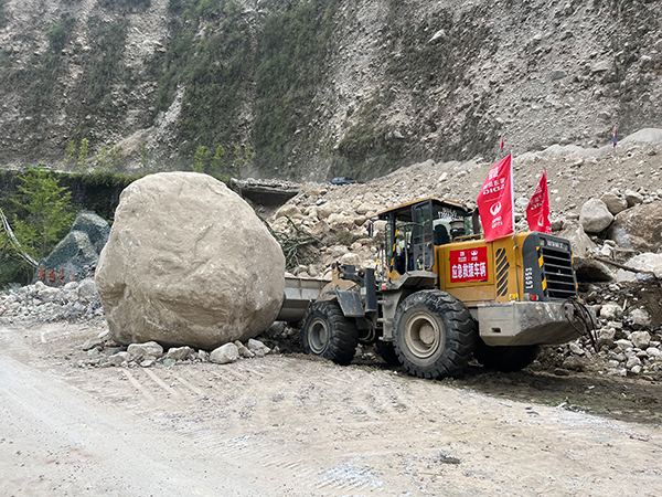 泸定地震特别报道｜蜀道集团全线抢通泸定县城至震中磨西生命通道_fororder_微信图片_20220906180332