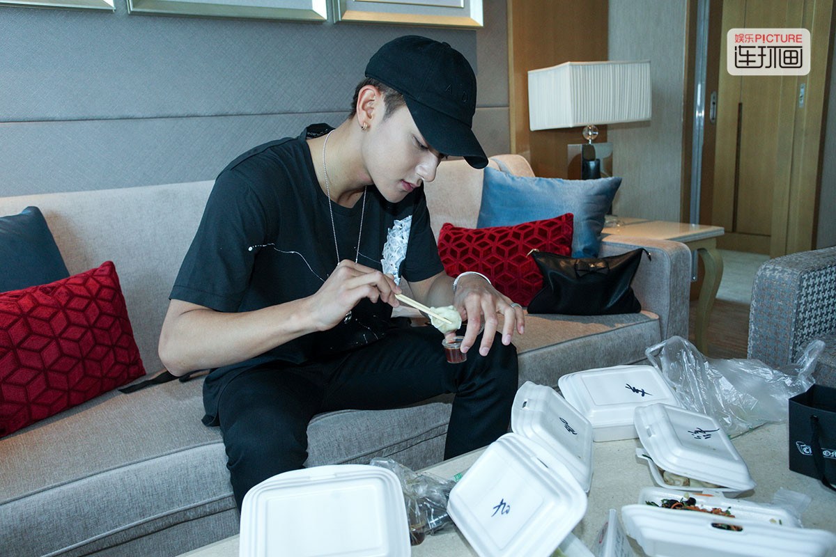 黄子韬的黑与红:一度被"妖魔化"的黄子韬黑转粉