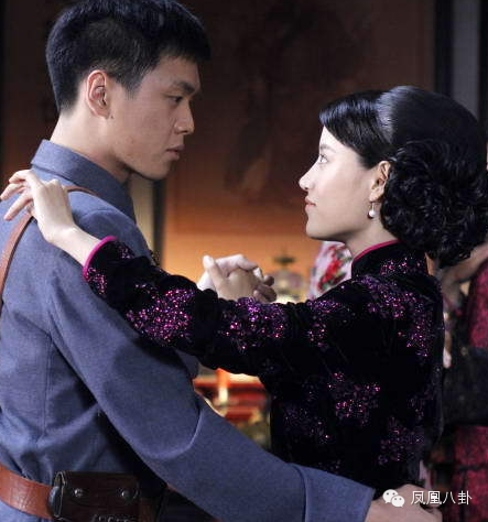 坐私人飛機出遊？張若昀唐藝昕才是身家最高的情侶