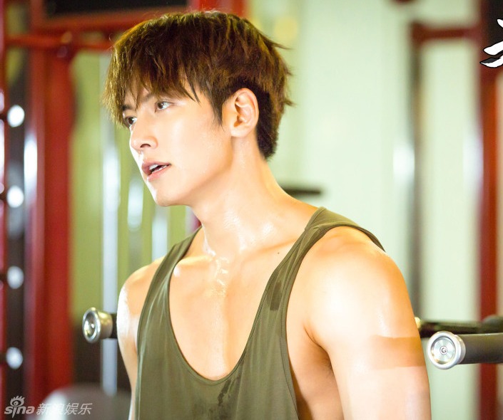 组图：《旋风少女2》池昌旭健身照 鼻血喷满屏