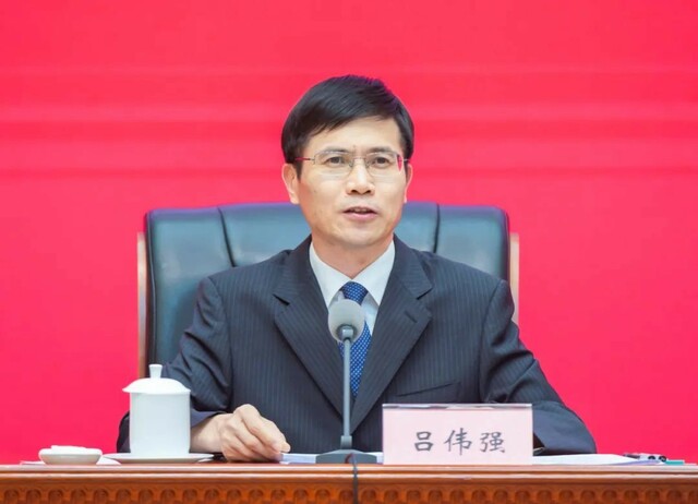 中共金华市委"浙十年·金华"主题新闻发布会举行市委常委,宣传部