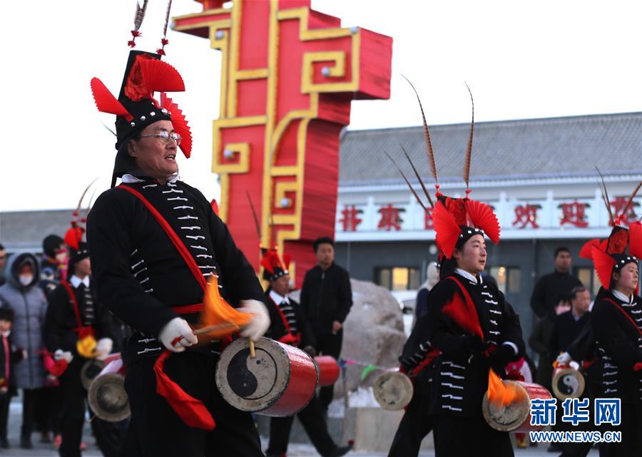 火树银花不夜天 甘肃武威点亮彩灯迎新春