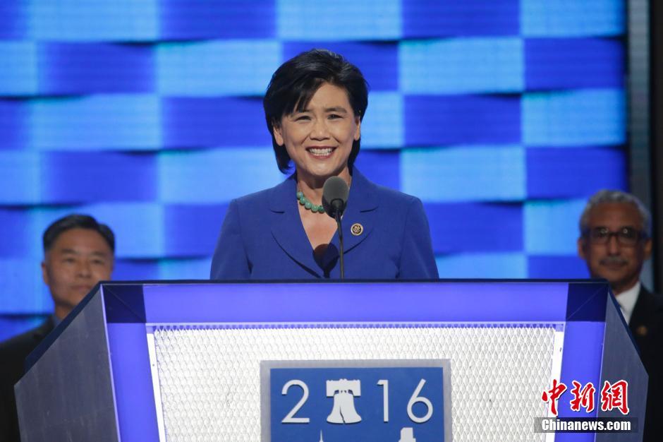 赵美心率亚太裔代表登台美国民主党大会