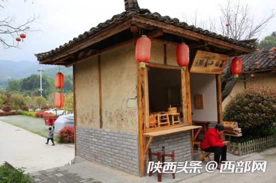 （转载）老木匠新岗位：带着老伴作坊小镇展示木工技艺
