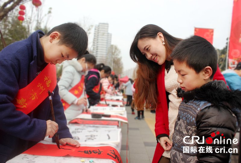 【cri看福建 主推】【滚动新闻】(显示标题:建志愿服务驿站 助力城区生态公园开园)福州志愿标配服务:建志愿服务驿站 助力城区生态公园开园、达明美食街开街 【cri看福建 主推】【滚动新闻】(显示标题:建志愿服务驿站 助力城区生态公园开园)福州志愿标配服务:建志愿服务驿站 助力城区生态公园开园、达明美食街开街