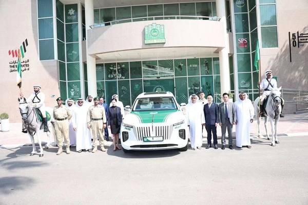 中国红旗汽车入驻迪拜警方车队