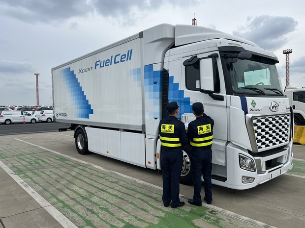 【汽车】全球首款量产销售氢燃料重卡抵上海