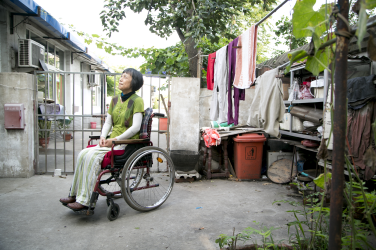 唐山康复村的地震幸存者：用轮椅走过四十年(图)