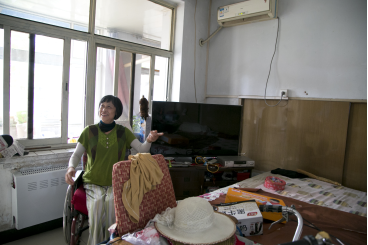 唐山康复村的地震幸存者：用轮椅走过四十年(图)