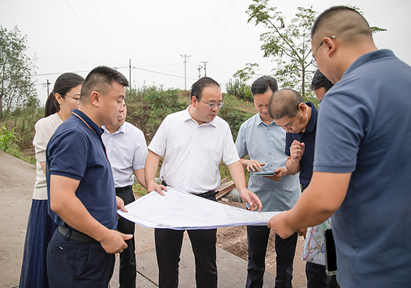自贡大安：统筹推进 着力构建现代综合立体交通体系_fororder_1调研现场