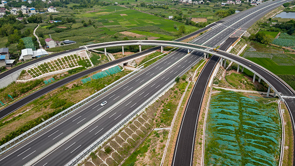 英雄故乡中江 十年砥砺奋进——交通篇_fororder_德遂高速